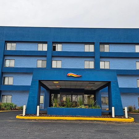 Hotel Baymont By Wyndham Davenport Extérieur photo