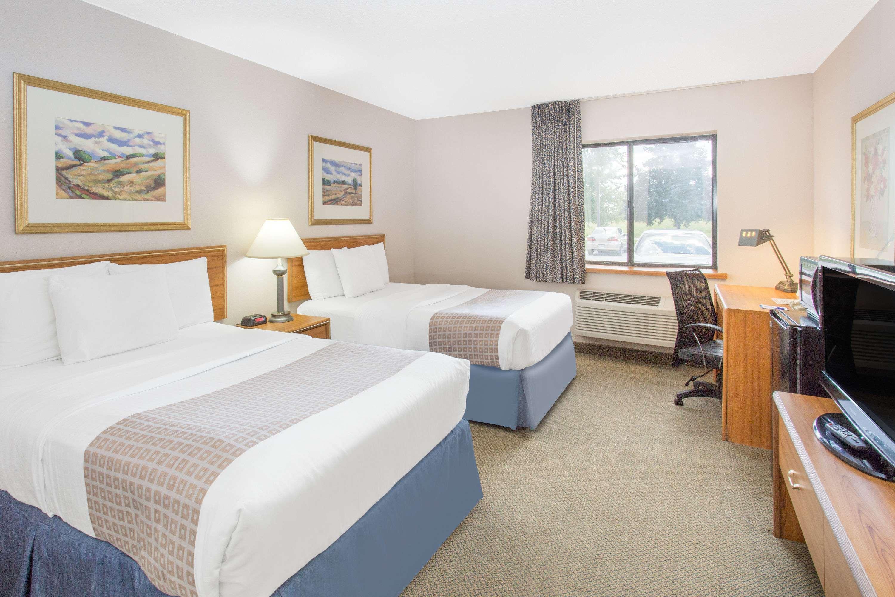 Hotel Baymont By Wyndham Davenport Extérieur photo