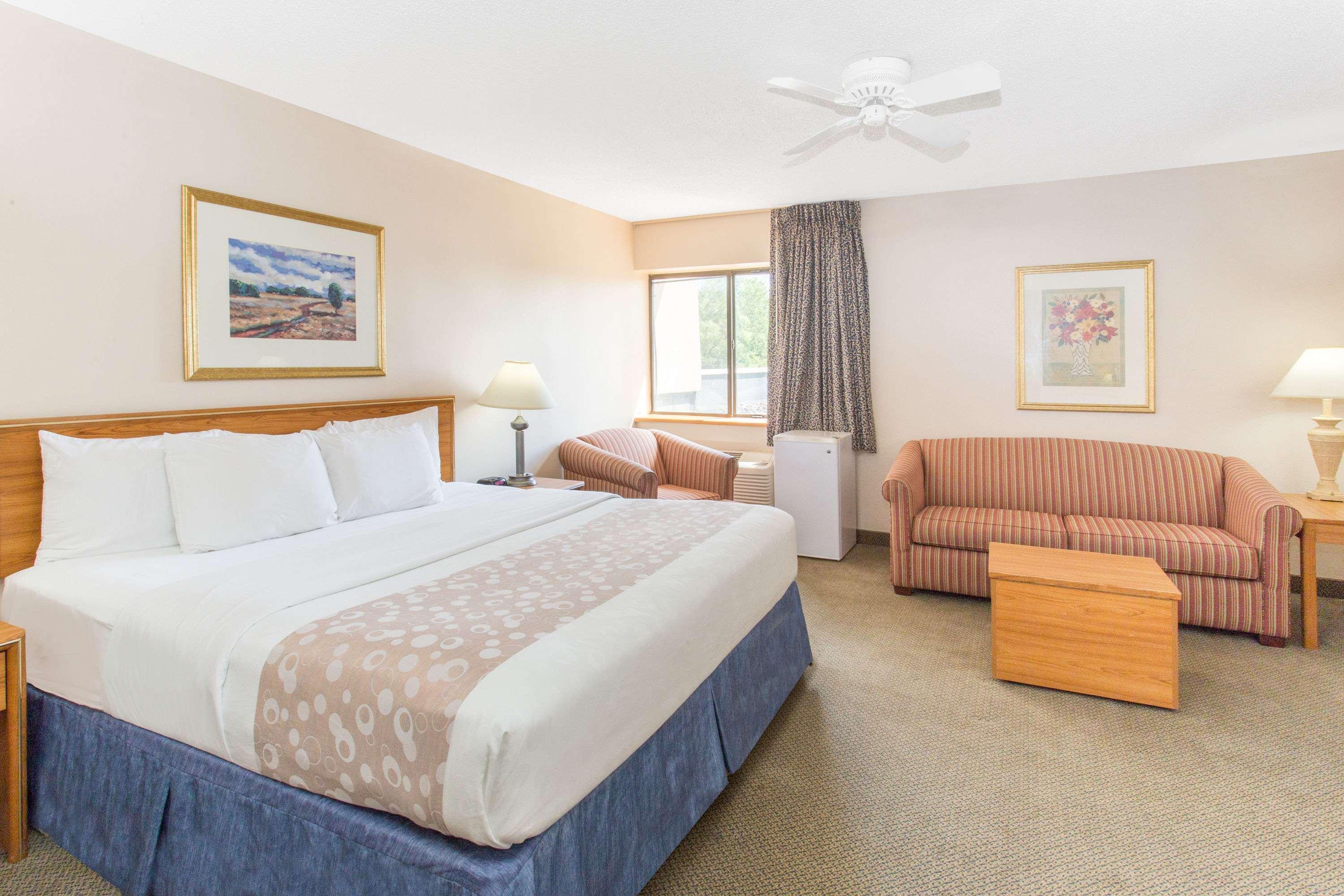 Hotel Baymont By Wyndham Davenport Extérieur photo